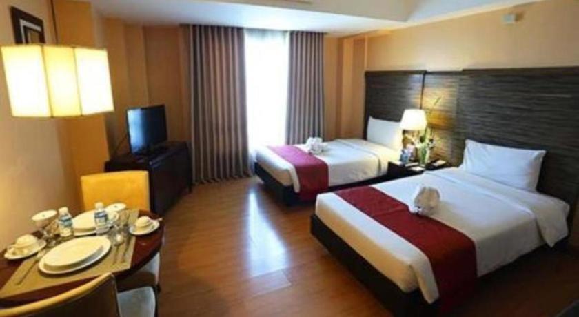 Lancaster Hotel Manila Mandaluyong Exterior photo